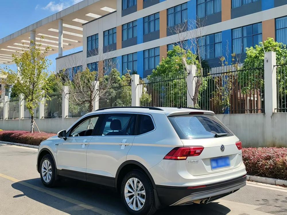 Volkswagen Tiguan L