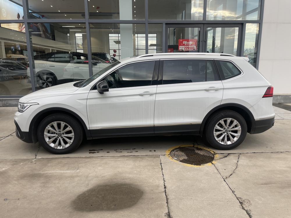 Volkswagen Tiguan L