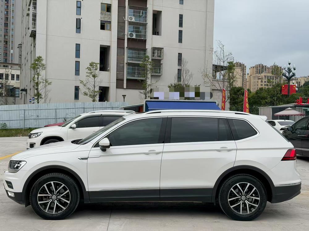 Volkswagen Tiguan L
