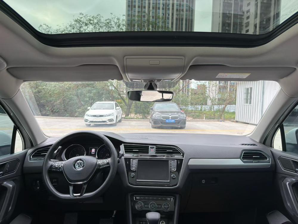 Volkswagen Tiguan L