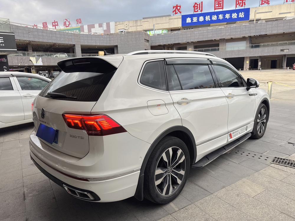 Volkswagen Tiguan L