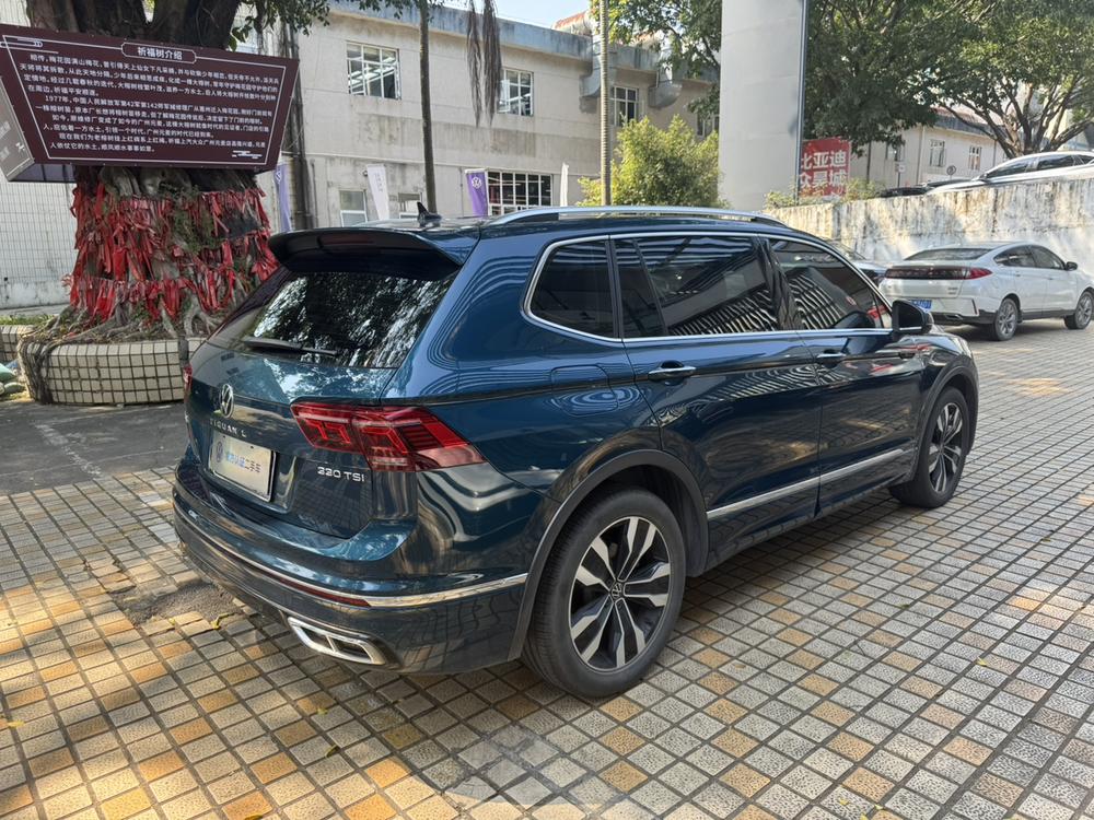 Volkswagen Tiguan L