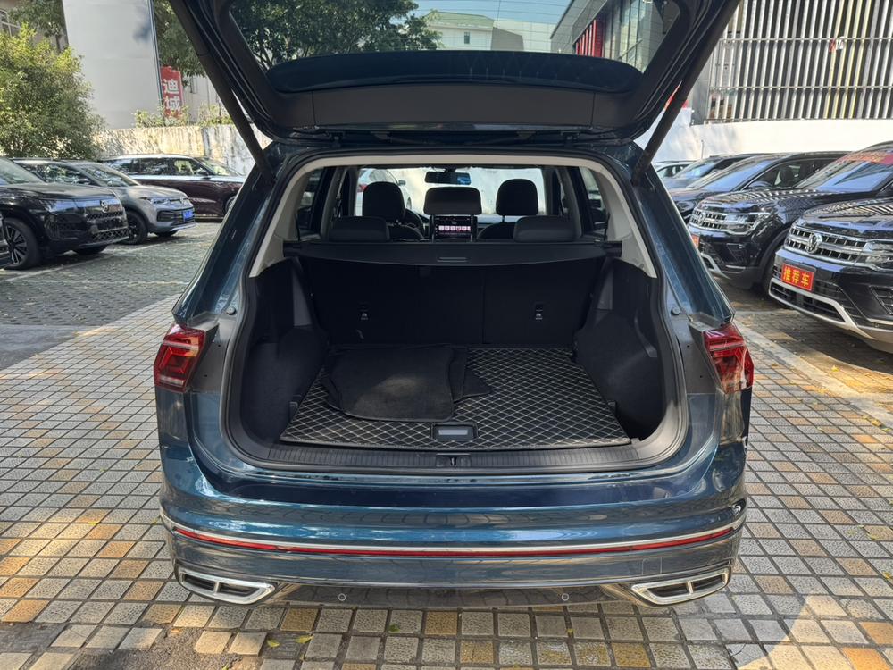 Volkswagen Tiguan L
