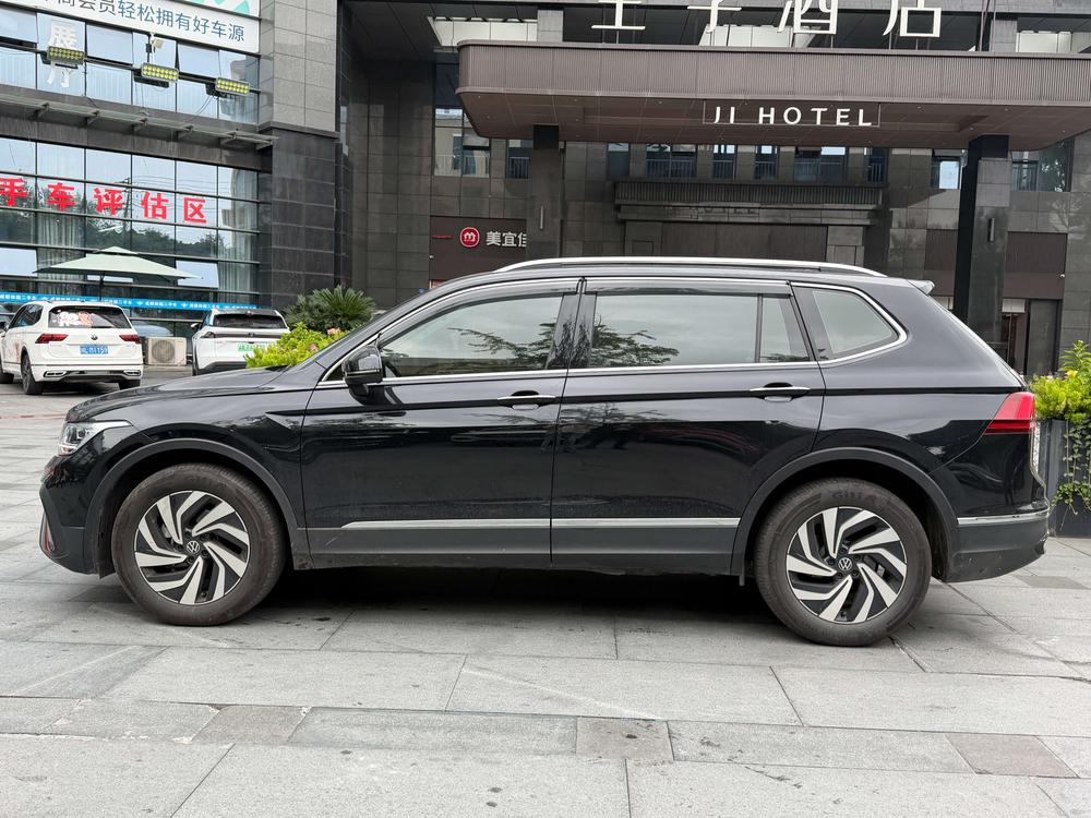 Volkswagen Tiguan L