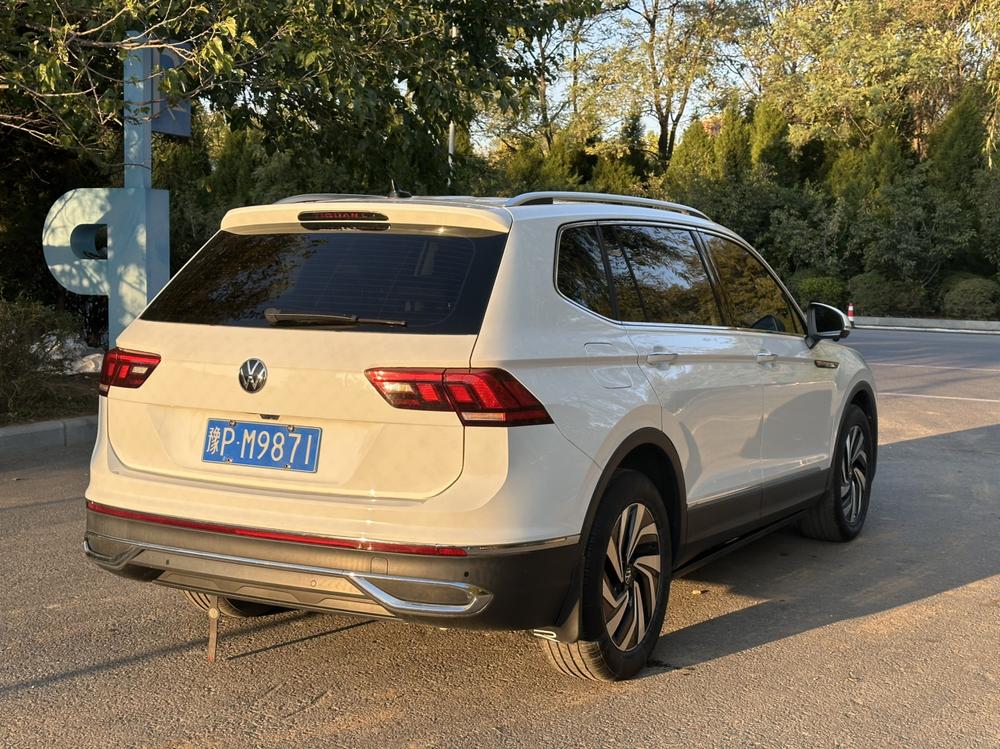 Volkswagen Tiguan L