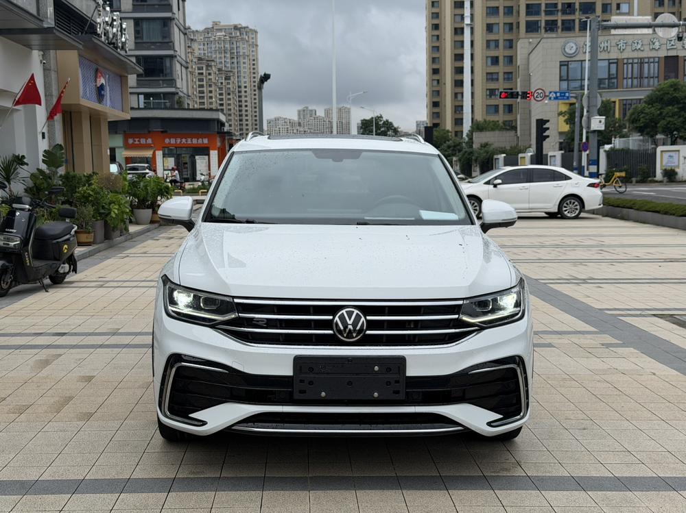 Volkswagen Tiguan L
