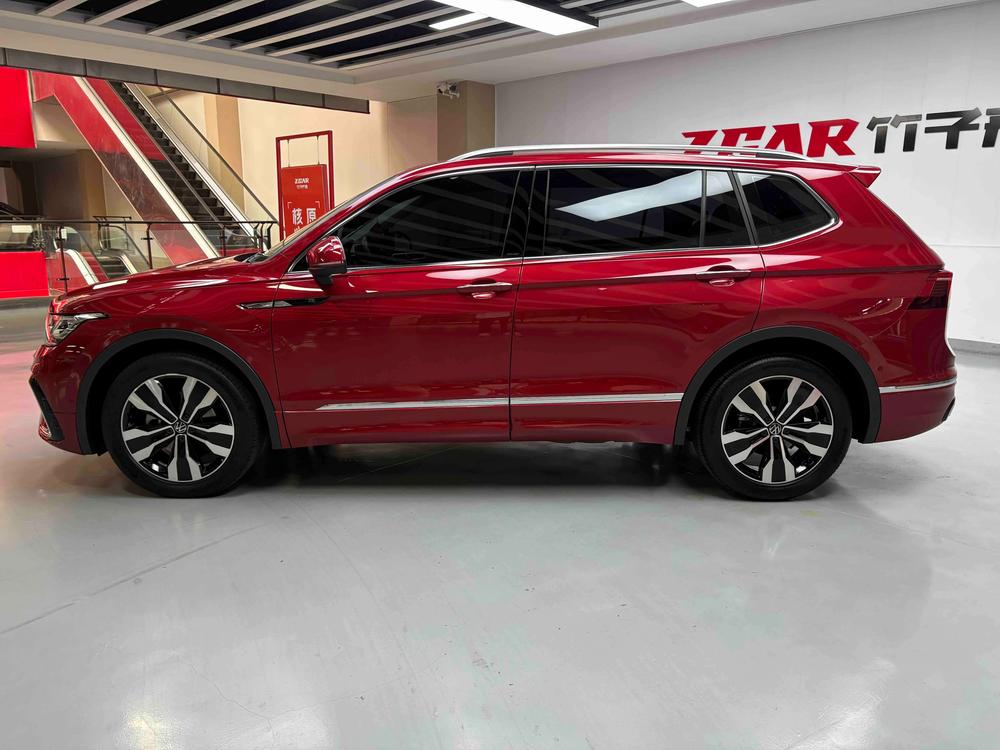 Volkswagen Tiguan L