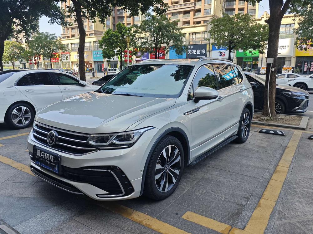 Volkswagen Tiguan L