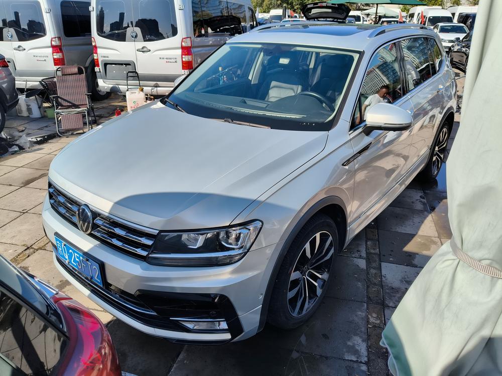 Volkswagen Tiguan L