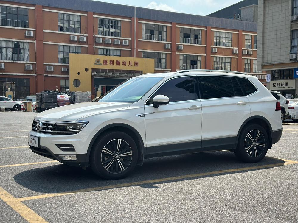 Volkswagen Tiguan L