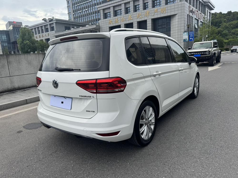 Volkswagen Touran L