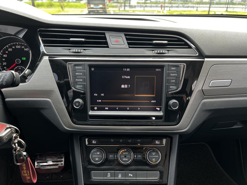 Volkswagen Touran L