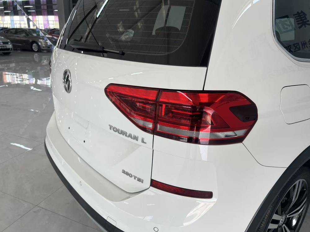 Volkswagen Touran L