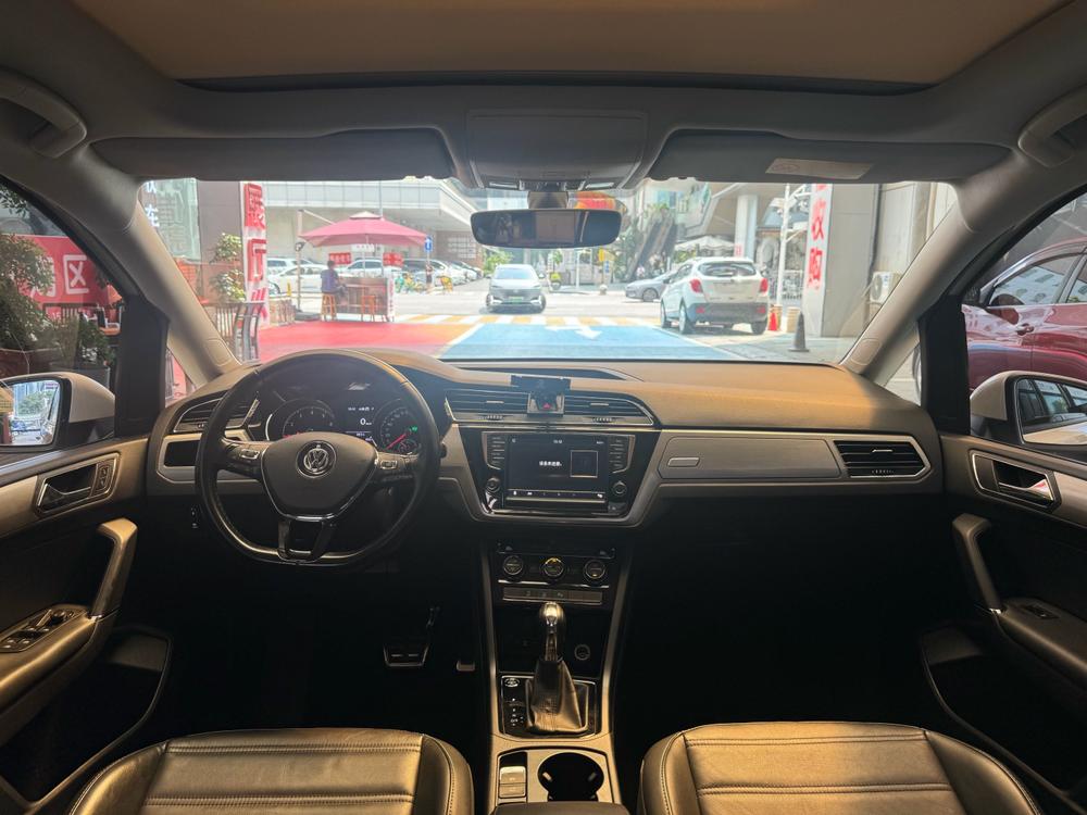 Volkswagen Touran L