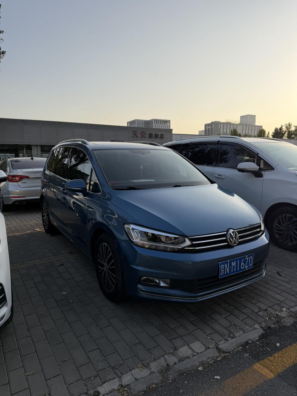 Volkswagen Touran L