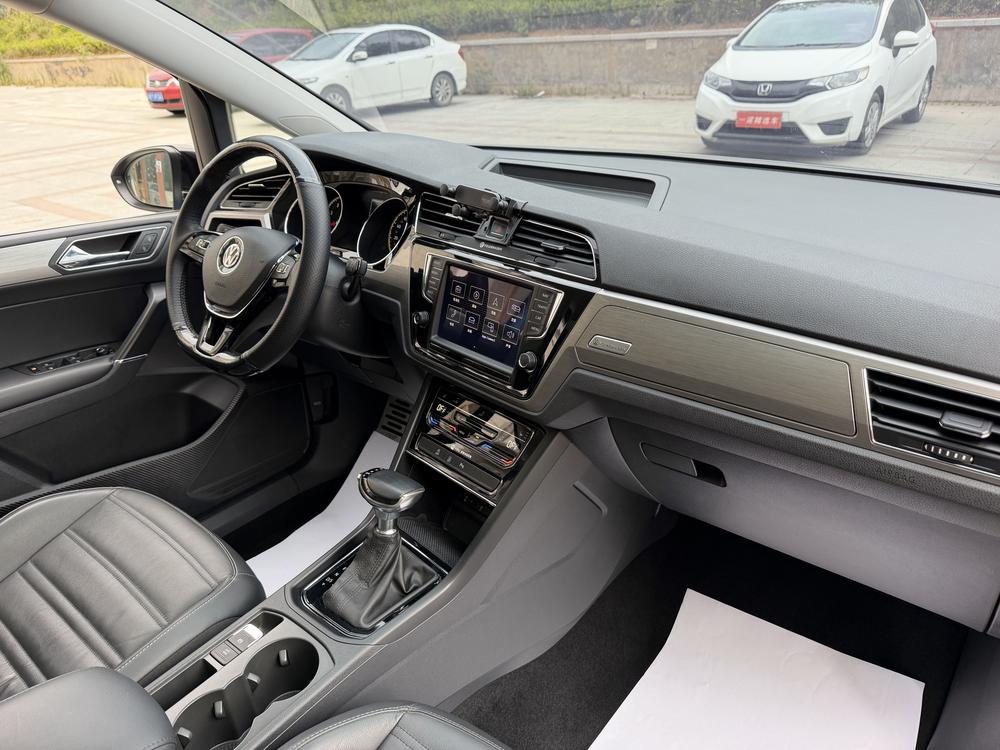 Volkswagen Touran L
