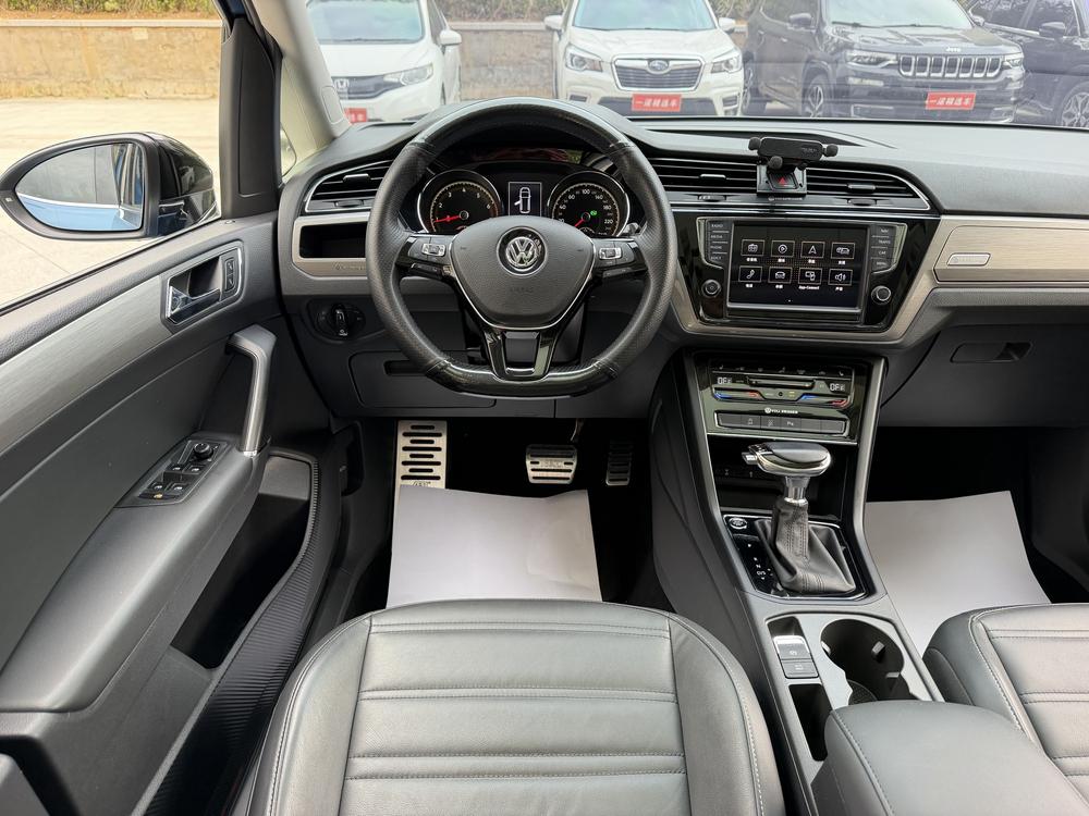 Volkswagen Touran L