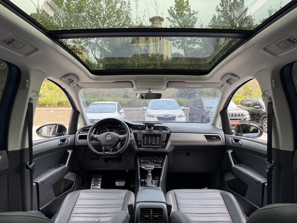 Volkswagen Touran L