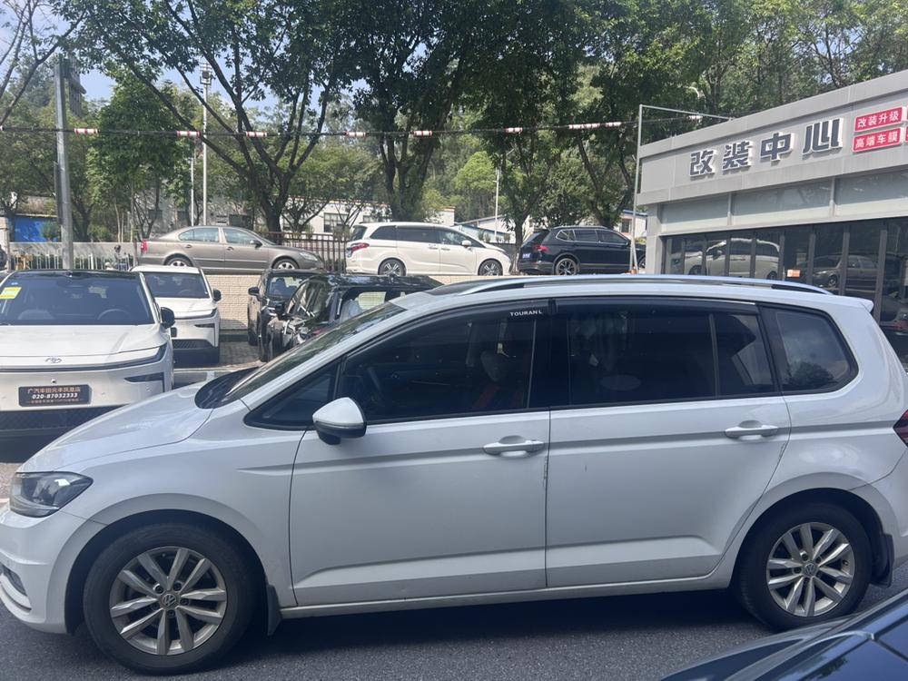 Volkswagen Touran L