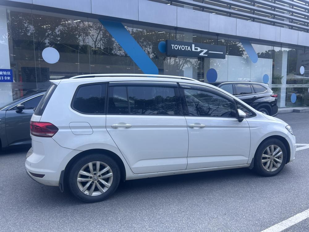 Volkswagen Touran L