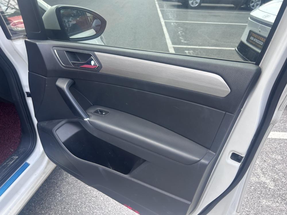 Volkswagen Touran L