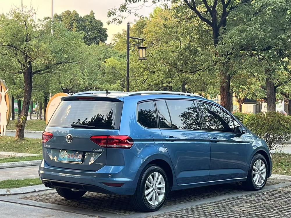 Volkswagen Touran L