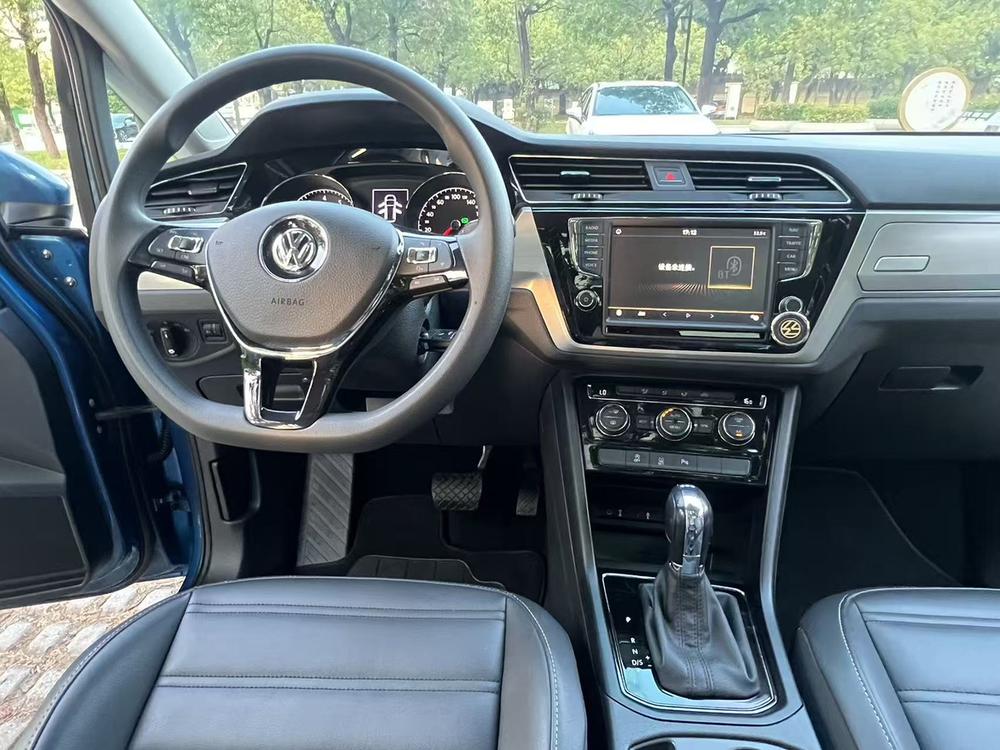 Volkswagen Touran L