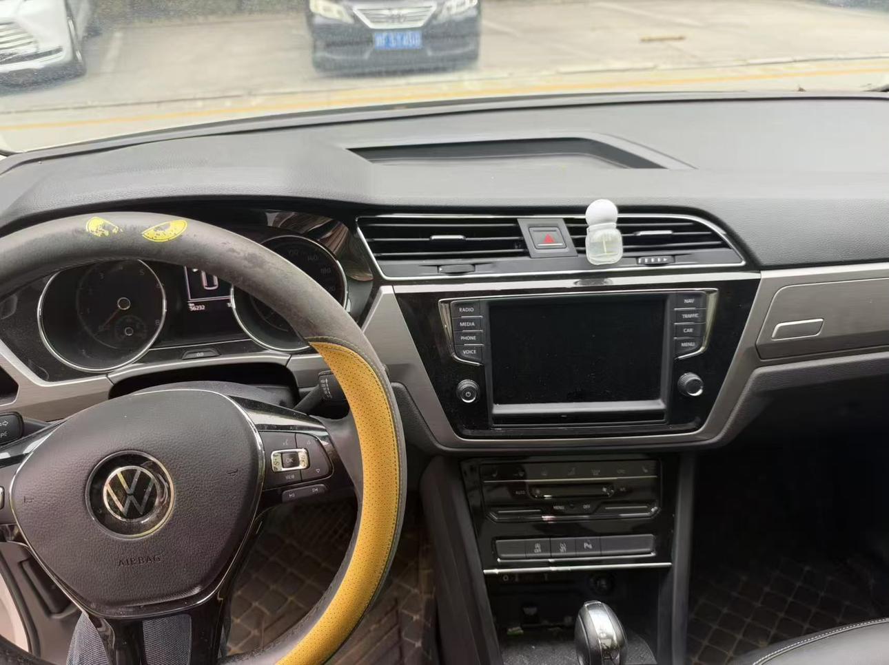 Volkswagen Touran L