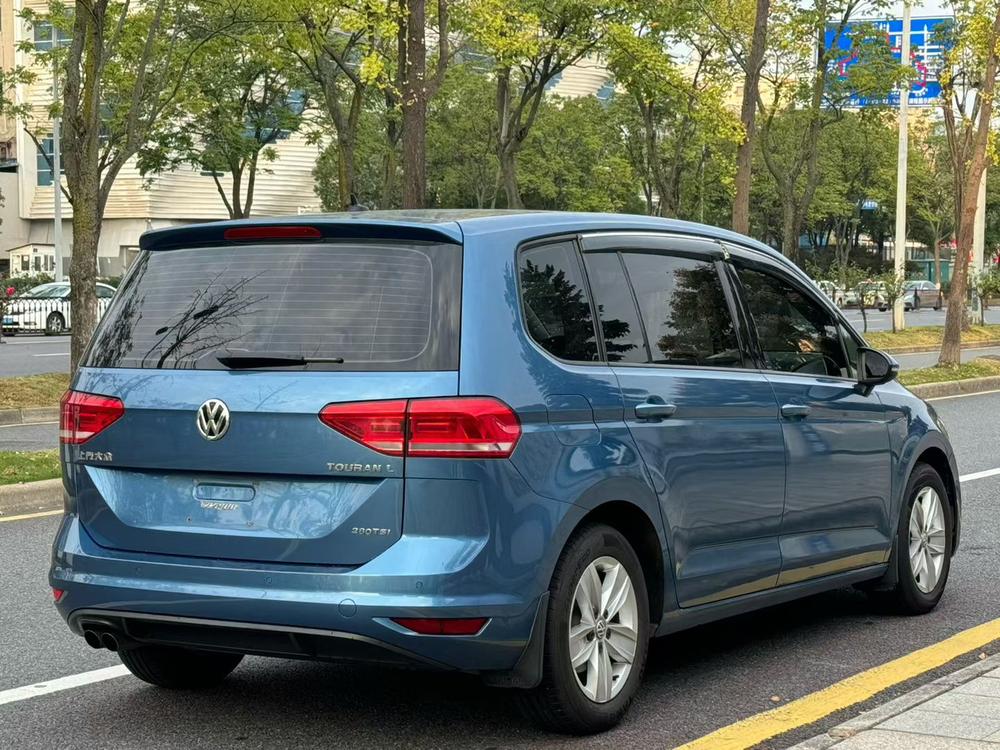 Volkswagen Touran L