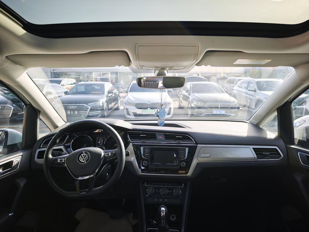Volkswagen Touran L