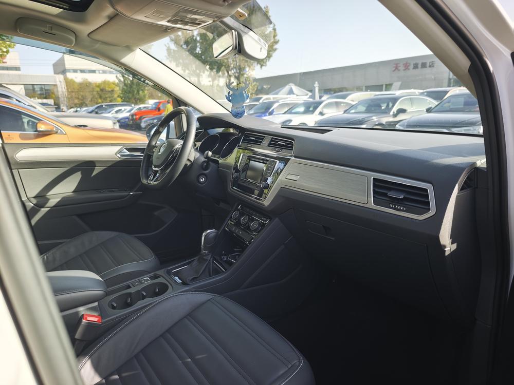 Volkswagen Touran L