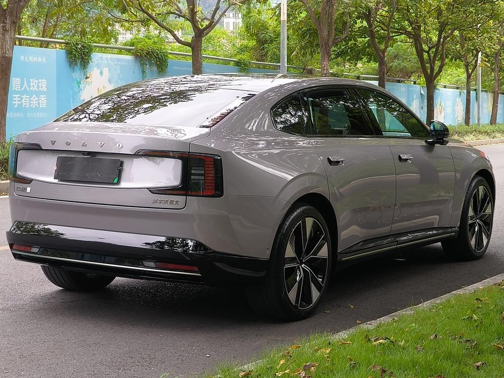 Volvo 沃尔沃ES90