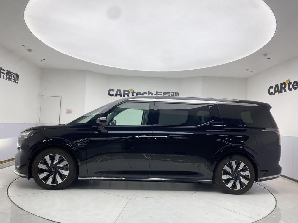 Volvo Volvo EM90