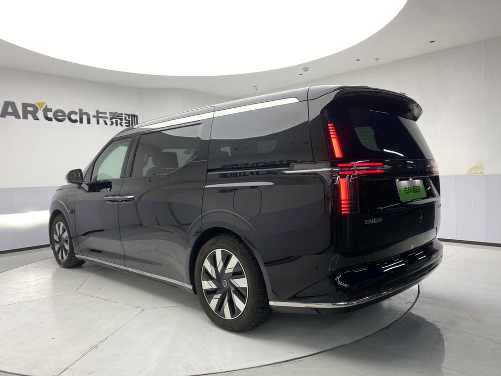 Volvo Volvo EM90