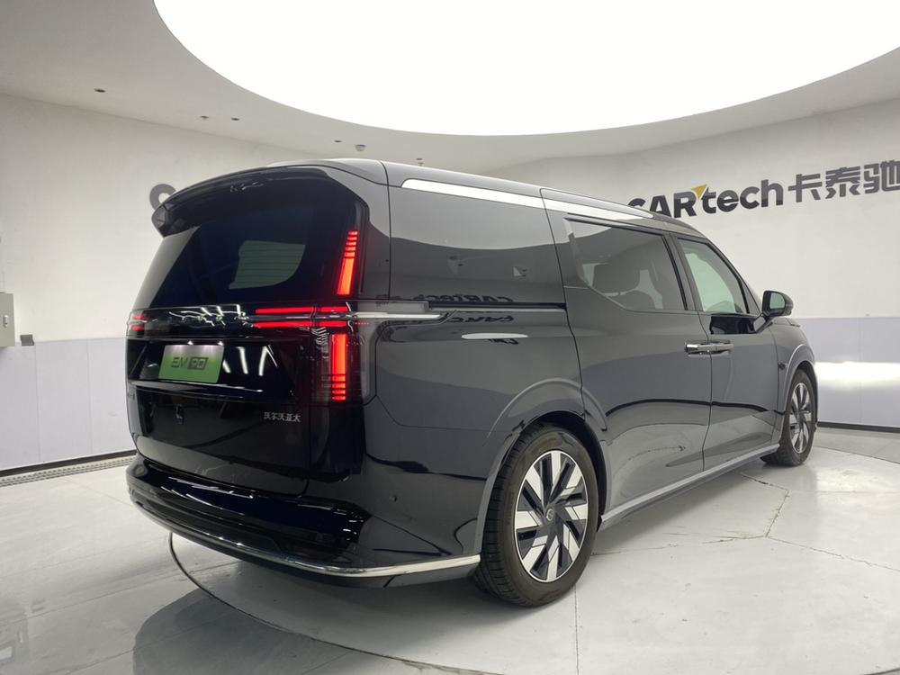 Volvo Volvo EM90