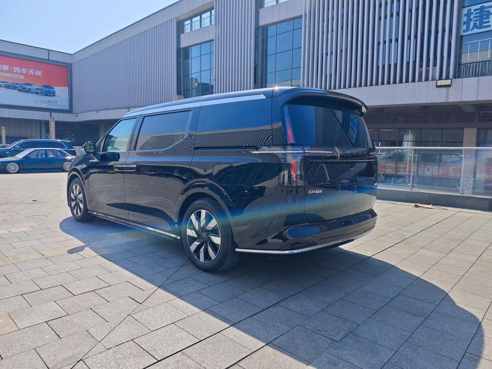 Volvo Volvo EM90