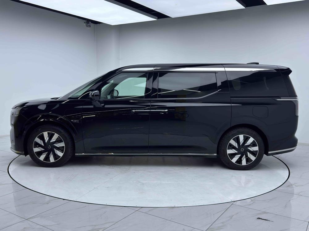 Volvo Volvo EM90