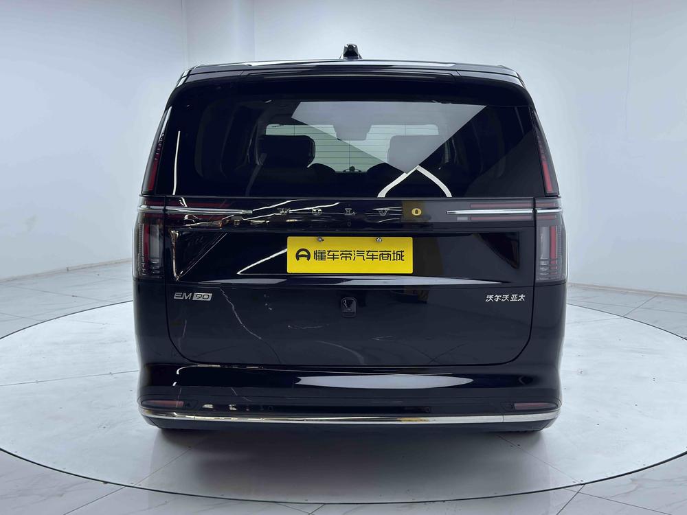 Volvo Volvo EM90