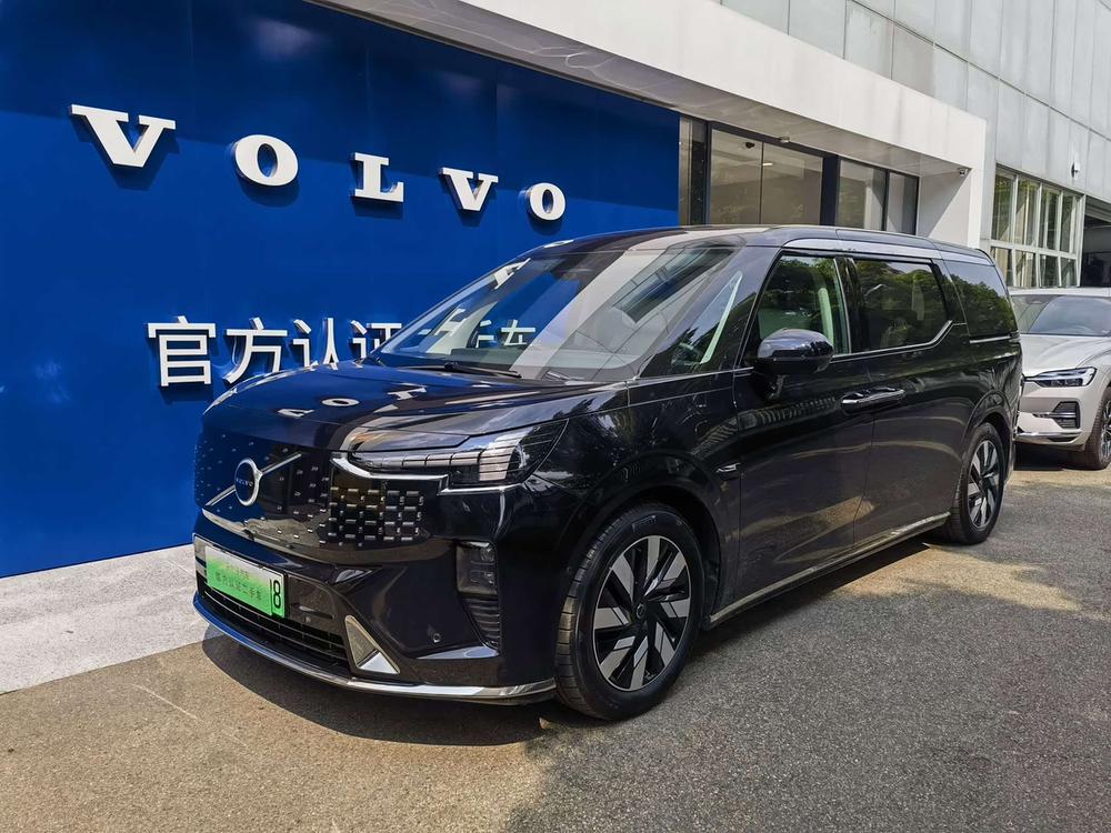 Volvo Volvo EM90