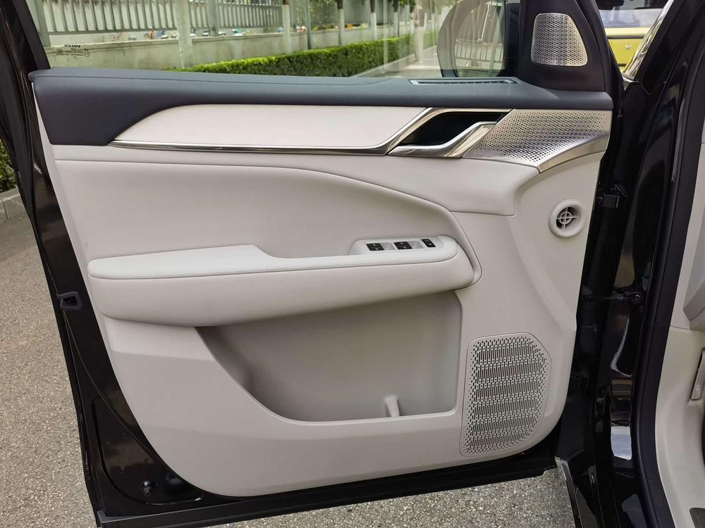 Volvo Volvo EM90