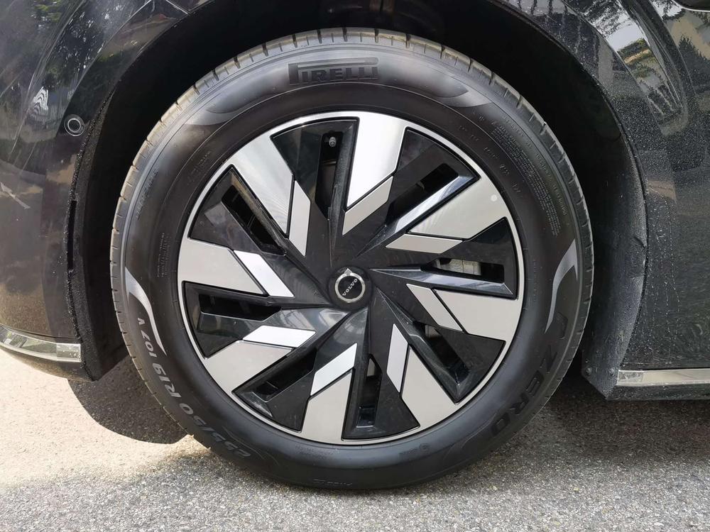 Volvo Volvo EM90