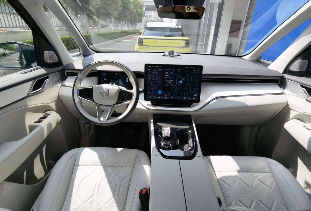 Volvo Volvo EM90