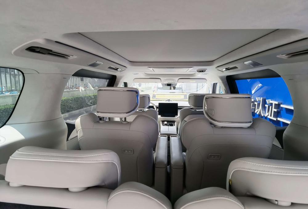 Volvo Volvo EM90