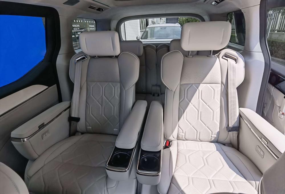 Volvo Volvo EM90
