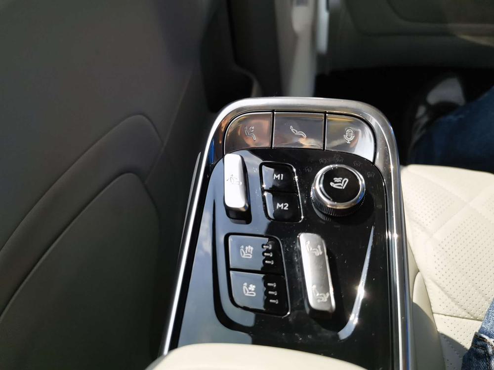 Volvo Volvo EM90