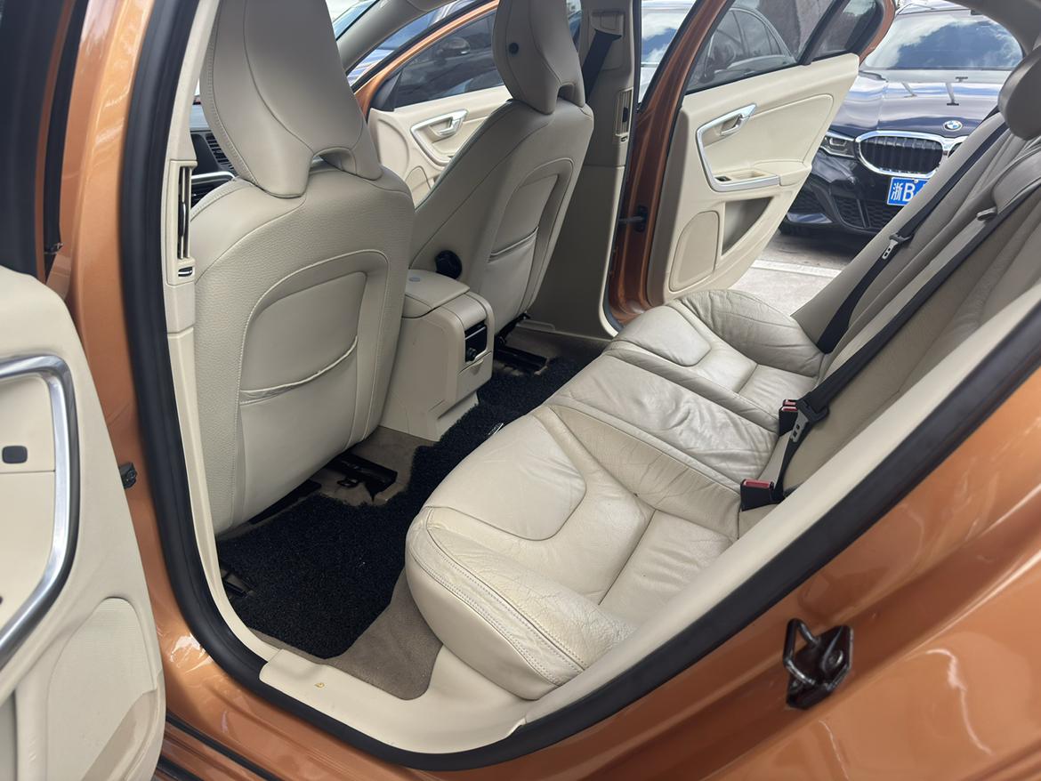 Volvo Volvo S60 (Import)