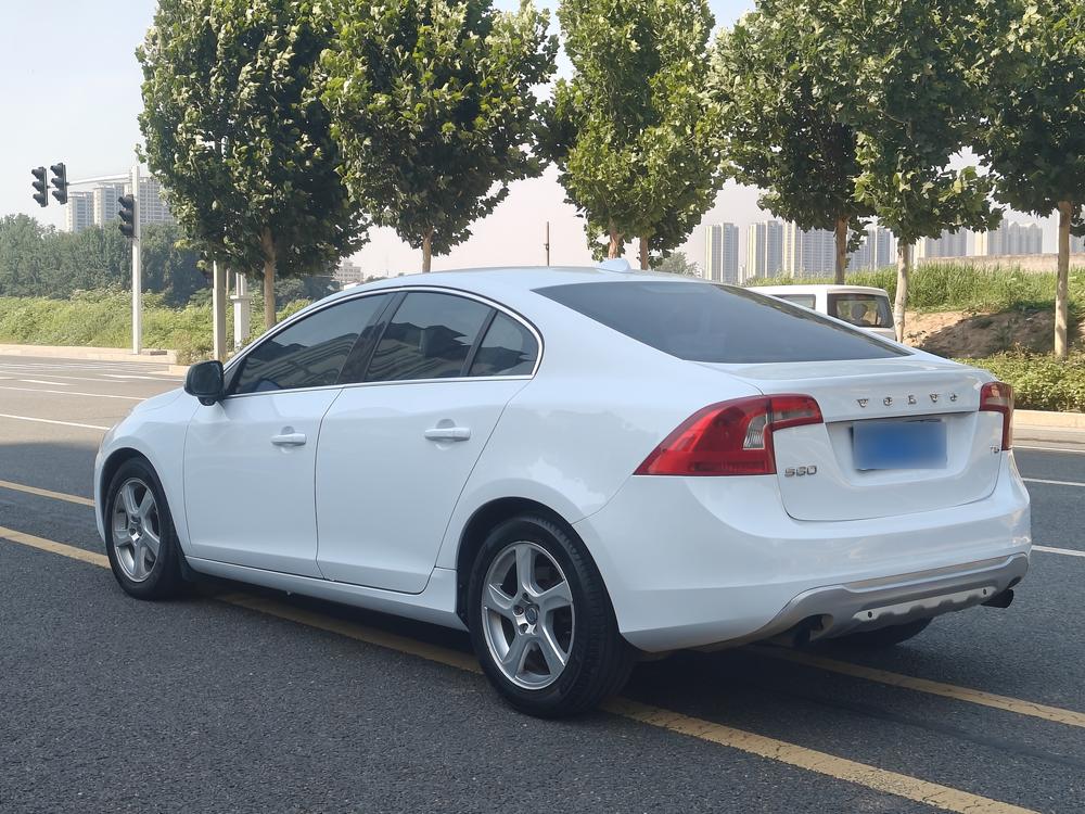 Volvo Volvo S60 (Import)