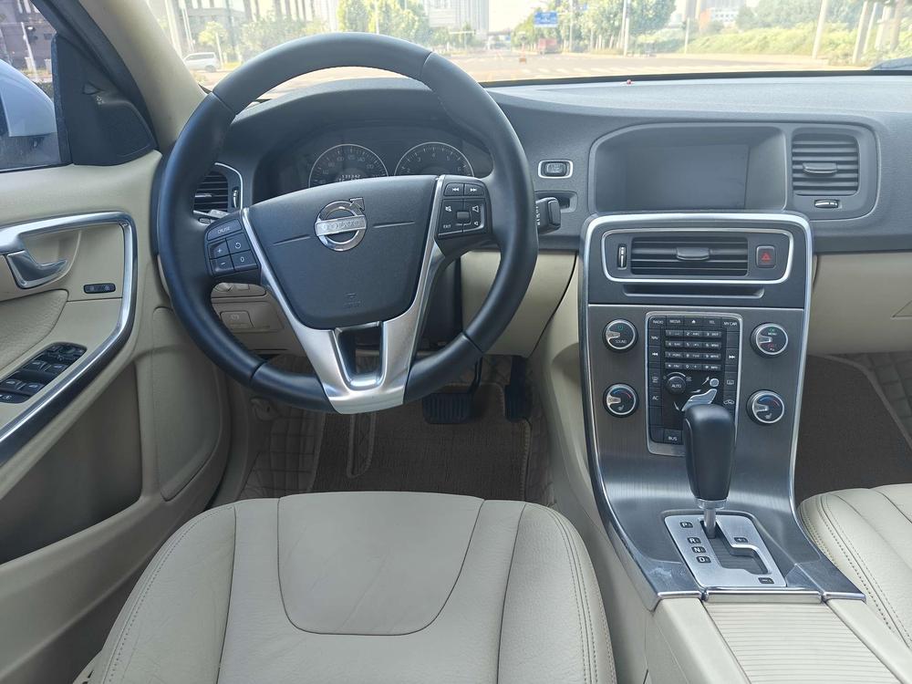Volvo Volvo S60 (Import)