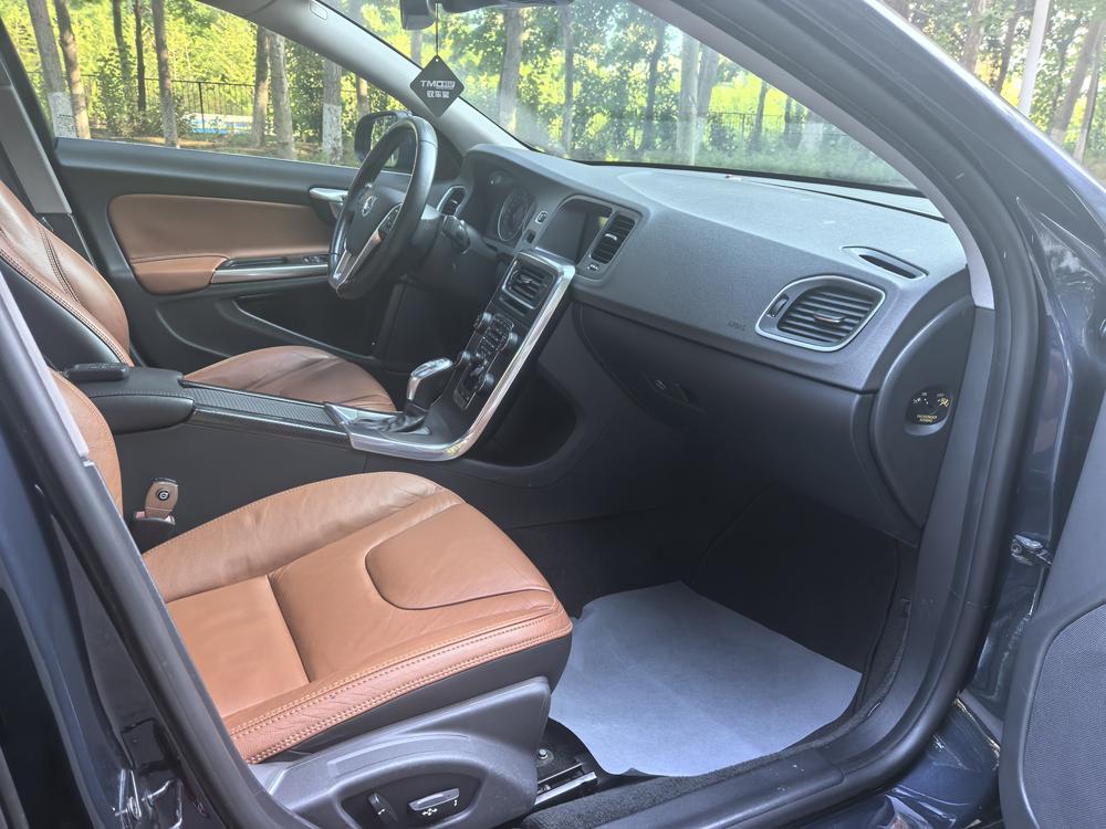 Volvo Volvo S60 (Import)