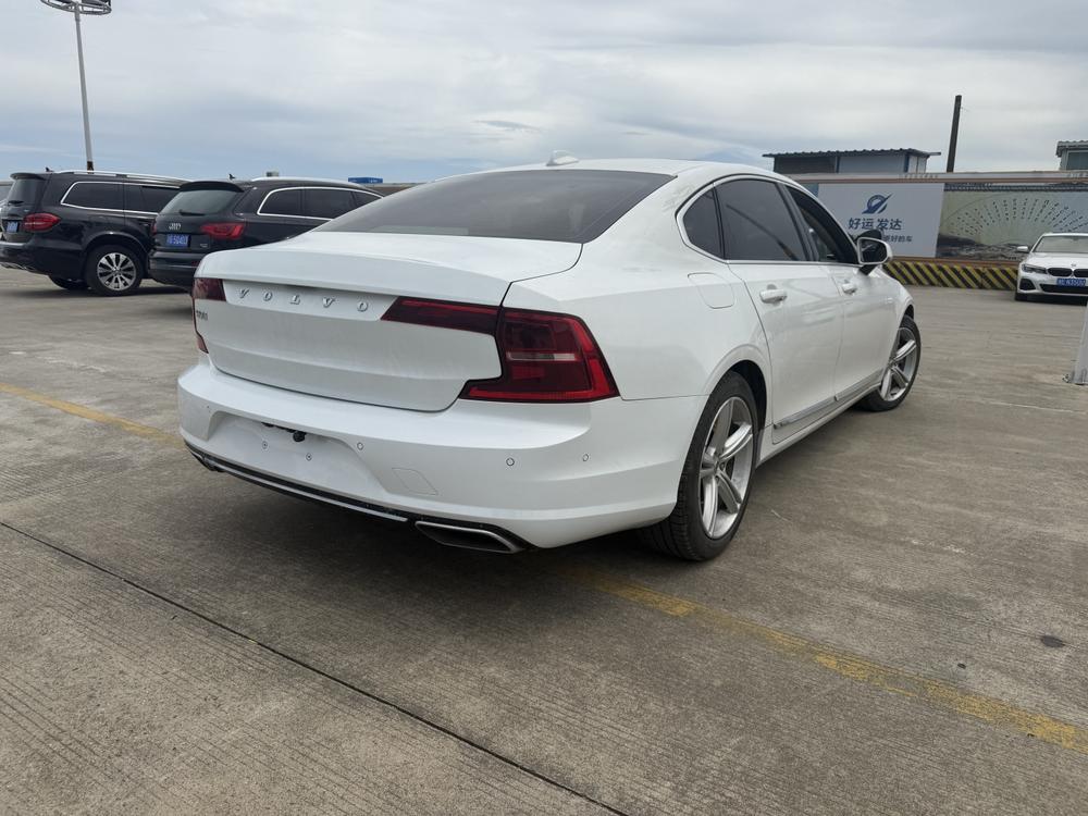 Volvo Volvo S90